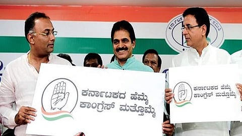 ಕಾಂಗ್ರೆಸ್ ನ ಚುನಾವಣಾ ಪ್ರಣಾಳಿಕೆ ಬಿಡುಗಡೆ ಮಾಡಿದ ದಿನೇಶ್ ಗುಂಡೂರಾವ್, ಕೆ.ಸಿ.ವೇಣುಗೋಪಾಲ್, ರಣದೀಪ್ ಸಿಂಗ್ ಸುರ್ಜೆವಾಲ