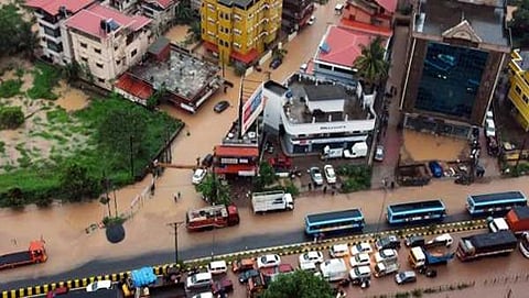 ನೆರೆಪೀಡಿತ ಕೊಟ್ಟಾರ ಚೌಕ್ ಬಳಿ ರಾಷ್ಟ್ರೀಯ ಹೆದ್ದಾರಿ 66ರಲ್ಲಿ ಮಂಗಳವಾರ ಮಳೆಗೆ ಕಂಡುಬಂದ ದೃಶ್ಯ