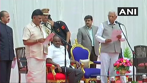 ಸಚಿವರಾಗಿ ಪ್ರಮಾಣವಚನ ಸ್ವೀಕರಿಸಿದ ಡಿ ಕೆ ಶಿವಕುಮಾರ್