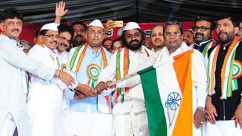 ಕೆಪಿಸಿಸಿ ಅಧ್ಯಕ್ಷರಾಗಿ ಮತ್ತು ಕಾರ್ಯಾಧ್ಯಕ್ಷರಾಗಿ ಅಧಿಕಾರ ವಹಿಸಿಕೊಂಡ ದಿನೇಶ್ ಗುಂಡೂರಾವ್ ಹಾಗೂ ಈಶ್ವರ ಖಂಡ್ರೆ. ಕಾಂಗ್ರೆಸ್ ನಾಯಕರು ಹಾಜರಿದ್ದರು.