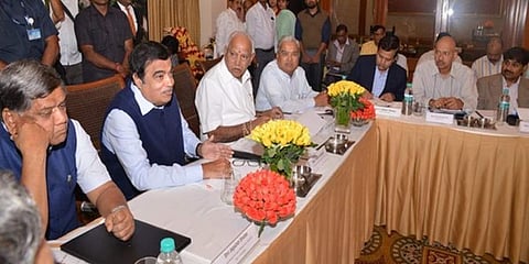 ಸಭೆಯಲ್ಲಿ ನಿತಿನ್ ಗಡ್ಕರಿ ಹಾಗೂ ಸಿಎಂ ಯಡಿಯೂರಪ್ಪ