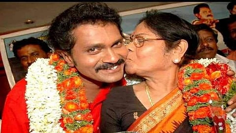 ತಾಯಿ ಲೀಲಾವತಿ ಜೊತೆ ವಿನೋದ್ ರಾಜ್