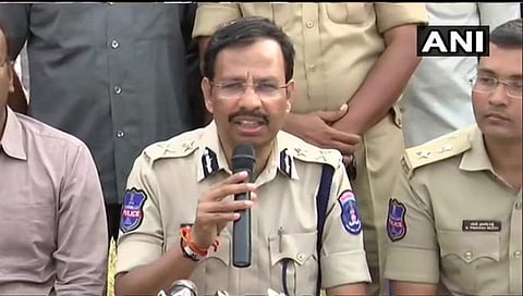 ಸುದ್ದಿಗೋಷ್ಠಿಯಲ್ಲಿ ಮಾತನಾಡಿದ ವಿ ಸಿ ಸಜ್ಜನವರ್