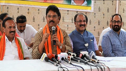 ಆರ್. ಅಶೋಕ್ ಮತ್ತಿತರರು