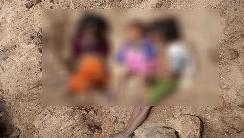 ಆಟವಾಡುವಾಗ ಮರಳಿನ ದಿಬ್ಬ ಕುಸಿದು ಮೂವರು ಮಕ್ಕಳ ದುರ್ಮರಣ!