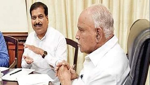 ಮುಖ್ಯಮಂತ್ರಿ ಬಿ ಎಸ್ ಯಡಿಯೂರಪ್ಪ ಅವರೊಂದಿಗೆ ಕೇಂದ್ರ ಸಚಿವ ಸುರೇಶ್ ಅಂಗಡಿ