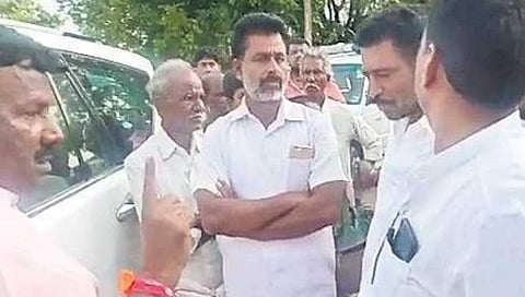 ಸಂಸದರನ್ನು ತಡೆದ ಗ್ರಾಮಸ್ಥರು
