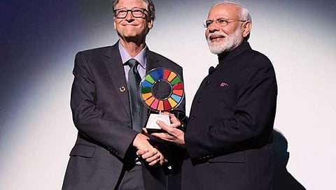 ಬಿಲ್ ಗೇಟ್ಸ್ ರಿಂದ ಪ್ರಶಸ್ತಿ ಸ್ವೀಕರಿಸಿದ ಪ್ರಧಾನಿ ಮೋದಿ