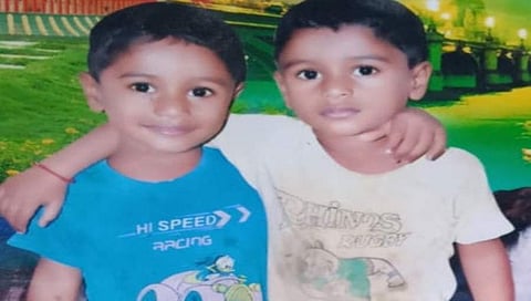 ಬೀದರ್: ಹೊಂಡದಲ್ಲಿ ಬಿದ್ದು ಅವಳಿ ಮಕ್ಕಳ ಸಾವು