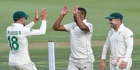 ಇಂಗ್ಲೆಂಡ್ ಬಿಗಿ ಹಿಡಿತದಲ್ಲಿ ನಾಲ್ಕನೇ ಟೆಸ್ಟ್