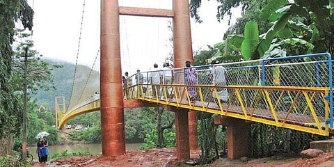 ಗಿರೀಶ್ ನಿರ್ಮಿಸಿರುವ ಸೇತುವೆ