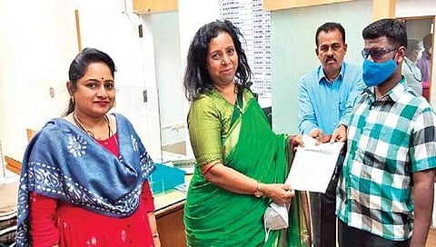 ವಿಶೇಷ ವರದಿ: ದೃಷ್ಟಿ ವಿಶೇಷಚೇತನ ವ್ಯಕ್ತಿಗೆ ಸ್ವಂತ ಉದ್ಯಮ ಸ್ಥಾಪನೆಗೆ ನೆರವಾದ ಟಿಎನ್ಐಇ ಟ್ವೀಟ್!
