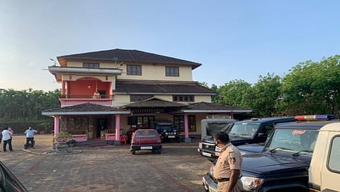 ದರೋಡೆ ನಡೆದ ಮನೆ
