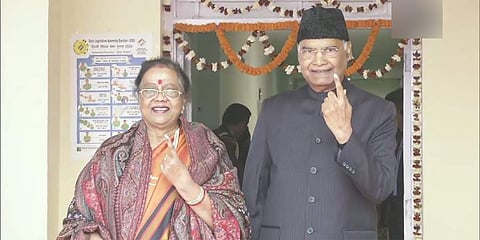 ಮತ ಹಕ್ಕು ಚಲಾಯಿಸಿದ ರಾಷ್ಟ್ರಪತಿ ಕೋವಿಂದ್ ದಂಪತಿ