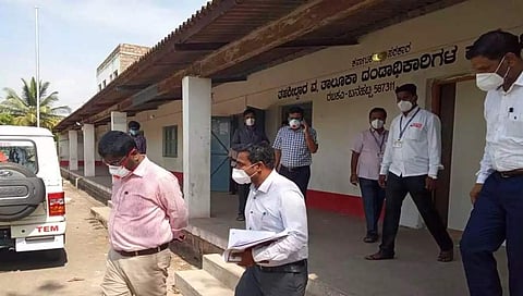 ಬನಹಟ್ಟಿ ಅಧಿಕಾರಿಗಳು