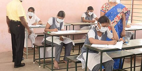 ಸಿಬಿಎಸ್ ಇ 10-12ನೇ ತರಗತಿ ಪರೀಕ್ಷಾ ವೇಳಾ ಪಟ್ಟಿ ಬಿಡುಗಡೆ