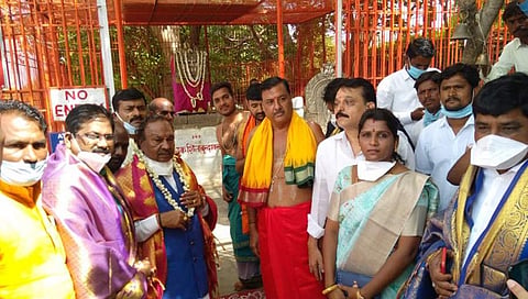 ಮಂತ್ರಾಲಯದಲ್ಲಿ ಸಚಿವ ಕೆ.ಎಸ್.ಈಶ್ವರಪ್ಪ