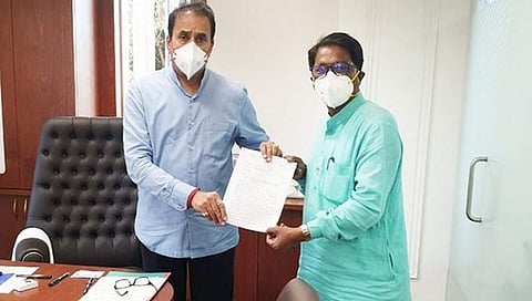 ಮಹಾರಾಷ್ಟ್ರ ಗೃಹ ಸಚಿವ ಅನಿಲ್ ದೇಶ್ಮುಖ್ ಅವರನ್ನು ಭೇಟಿಯಾದ ಶಿವಸೇನೆ ನಾಯಕ ಅರವಿಂದ ಸಾವಂತ್