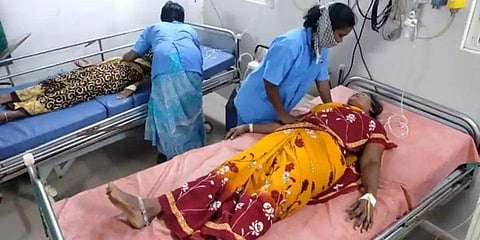 ಅಸ್ವಸ್ಥಗೊಂಡ ಕಾರ್ಮಿಕರು