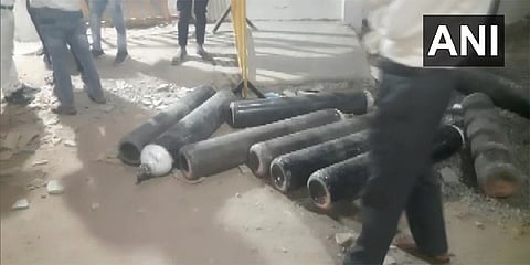 ಆಕ್ಸಿಜನ್ ಸಿಲಿಂಡರ್ ಲೂಟಿ ಮಾಡಿದ ದುಷ್ಕರ್ಮಿಗಳು