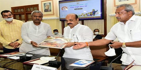 ಮುಖ್ಯಮಂತ್ರಿ ಬಸವರಾಜ ಬೊಮ್ಮಾಯಿ, ಸಚಿವ ಎಸ್. ಟಿ. ಸೋಮಶೇಖರ್ ಮತ್ತಿತರರು