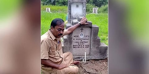 ತಂದೆಯ ಸಮಾಧಿ ಮುಂದೆ ಮಗ ತಿರುಮಾರನ್