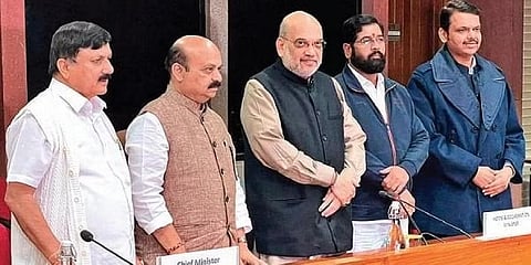ಕೇಂದ್ರ ಗೃಹ ಸಚಿವ ಅಮಿತ್ ಶಾ ದೆಹಲಿಯಲ್ಲಿ ರಾಜ್ಯ ಗೃಹ ಸಚಿವ ಆರಗ ಜ್ಞಾನೇಂದ್ರ, ಸಿಎಂ ಬಸವರಾಜ ಬೊಮ್ಮಾಯಿ, ಮಹಾರಾಷ್ಟ್ರ ಮುಖ್ಯಮಂತ್ರಿ ಏಕನಾಥ್ ಶಿಂಧೆ ಮತ್ತು ಉಪ ಮುಖ್ಯಮಂತ್ರಿ ದೇವೇಂದ್ರ ಫಡ್ನವಿಸ್ ಅವರೊಂದಿಗೆ
