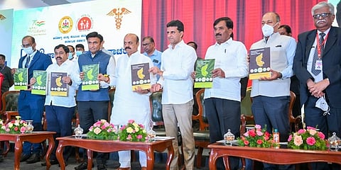 ದೇಶದಲ್ಲಿ ಮೊಟ್ಟ ಮೊದಲ ಬಾರಿಗೆ ಕರ್ನಾಟಕದಲ್ಲಿ ಆರೋಗ್ಯ ಕ್ಷೇತ್ರದ ದೂರದೃಷ್ಟಿಗಾಗಿ ʼಕರ್ನಾಟಕ ವಿಷನ್ ವರದಿ ಬಿಡುಗಡೆ ಮಾಡಿದ ಸಿಎಂ ಬೊಮ್ಮಾಯಿ, ಆರೋಗ್ಯ ಸಚಿವ ಸುಧಾಕರ್