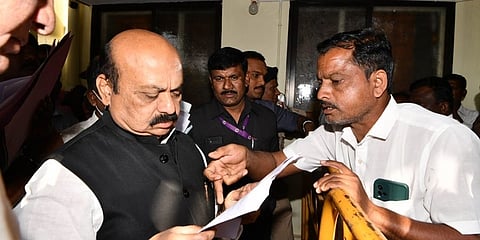 ಹುಬ್ಬಳ್ಳಿಯಲ್ಲಿಂದು ಸಾರ್ವಜನಿಕರ ಅಹವಾಲು ಆಲಿಸಿದ ಮುಖ್ಯಮಂತ್ರಿ ಬಸವರಾಜ ಬೊಮ್ಮಾಯಿ