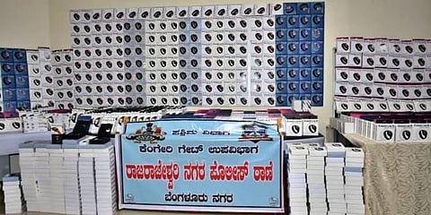 ಆರೋಪಿಗಳಿಂದ ಪೊಲೀಸರು ವಶಪಡಿಸಿಕೊಂಡ ಸ್ಮಾರ್ಟ್ವಾಚ್ಗಳು