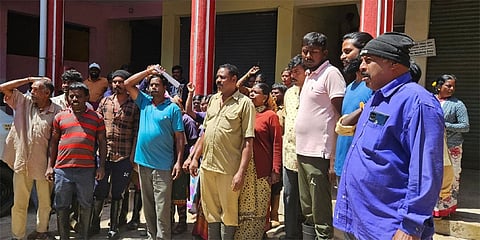 ಮಡಿಕೇರಿ ಮಹಾನಗರ ಪಾಲಿಕೆ ಆವರಣದಲ್ಲಿ ಪ್ರತಿಭಟನೆ