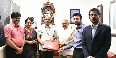 2023ನೇ ಸಾಲಿನ ಬಜೆಟ್ ಪ್ರತಿ ಹಸ್ತಾಂತರ
