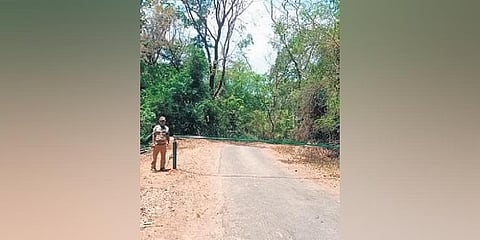 ಕೊಡಗು ಜಿಲ್ಲೆಯ ಕರಿಕೆ ಎಂಬಲ್ಲಿ ಅರಣ್ಯ ಇಲಾಖೆಯ ಚೆಕ್ಪೋಸ್ಟ್