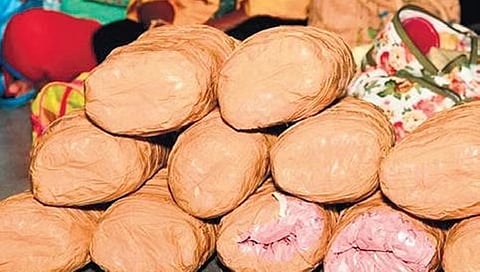 ವಶಪಡಿಸಿಕೊಂಡಿರುವ ಗಾಂಜಾ.