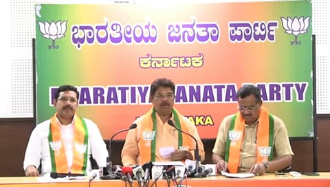 ಸುದ್ದಿಗೋಷ್ಠಿಯಲ್ಲಿ ಮಾತನಾಡುತ್ತಿರುವ ಬಿಜೆಪಿ ನಾಯಕ ಆರ್.ಅಶೋಕ್.