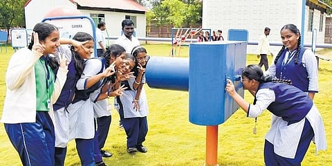 ಚಿಕ್ಕಟ್ಟಿ ಶಾಲೆಯ ಸೈನ್ಸ್ ಪಾರ್ಕ್ ನಲ್ಲಿ ವಿದ್ಯಾರ್ಥಿಗಳು