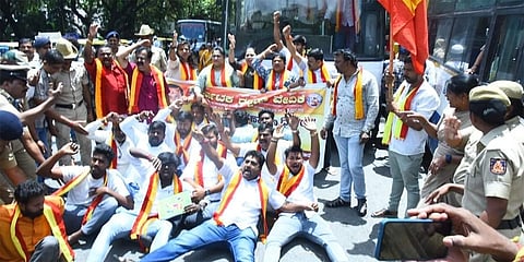 ವಿಧಾನಸೌಧ ಮುತ್ತಿಗೆ ಯತ್ನಿಸಿದ ಕನ್ನಡಪರ ಹೋರಾಟಗಾರರು