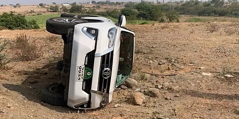 ಬಿಜೆಪಿ ಶಾಸಕ ಬಸವರಾಜ್ ಮತ್ತಿಮಡು ಕಾರು ಪಲ್ಟಿಯಾಗಿರುವುದು