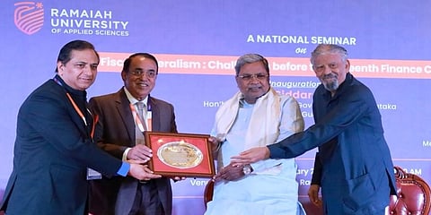 ಮುಖ್ಯಮಂತ್ರಿ ಸಿದ್ದರಾಮಯ್ಯ ಅವರು ಎಂ ಎಸ್ ರಾಮಯ್ಯ ಯೂನಿವರ್ಸಿಟಿ ವತಿಯಿಂದ ಬೆಂಗಳೂರಿನ ಖಾಸಗಿ ಹೋಟೆಲ್ನಲ್ಲಿ ಆಯೋಜಿಸಿದ್ದ ಕಾರ್ಯಕ್ರಮವನ್ನು ಉದ್ಘಾಟಿಸಿ ಮಾತನಾಡಿದರು.