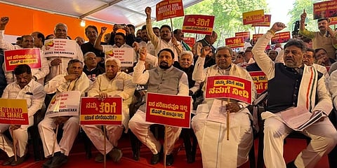 ದೆಹಲಿಯ ಜಂತರ್ ಮಂತರ್ ನಲ್ಲಿ ನಡೆದ ಪ್ರತಿಭಟನೆಯಲ್ಲಿ ಕಾಂಗ್ರೆಸ್ ನಾಯಕರು