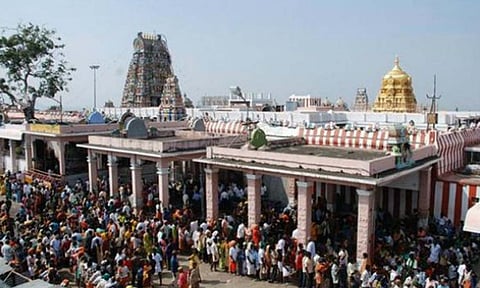 பழனி முருகன் கோவிலில் VIP தரிசன டிக்கெட் கிடையாது - கோவில் நிர்வாகம் திடீர் அறிவிப்பு