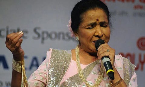 பின்னணி பாடகி ஆஷா போஸ்லே மாரடைப்பால் மருத்துவமனையில் அனுமதி | Asha Bhosle