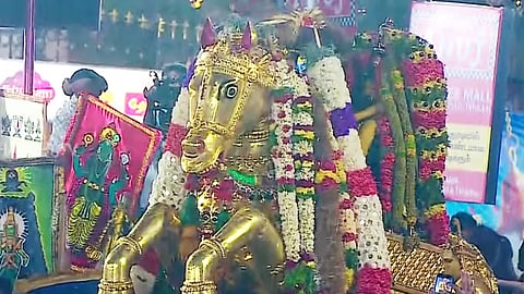 Madurai | வைகை ஆற்றில் இறங்கினார் கள்ளழகர்