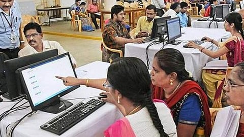 தமிழ்நாடு முழுவதும் என்ஜினீயரிங் மாணவர் சேர்க்கைக்கான விண்ணப்ப பதிவு தொடங்கியது