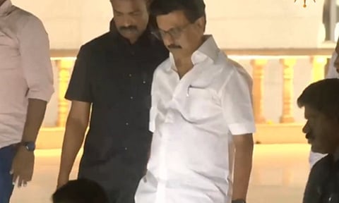 நாளை வெளியாகும் தேர்தல் முடிவுகள் - கலைஞர் நினைவிடத்தில் முதலமைச்சர் ஸ்டாலின் மரியாதை!
