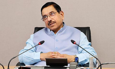 போர் முடிந்ததும் கியாஸ் சிலிண்டர் விலை குறைக்கப்படும்- மத்திய அமைச்சர் பிரகலாத் ஜோஷி