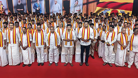 த.வெ.க. வெற்றி வேட்பாளர்களை சென்னையிலேயே தங்க வைக்க முடிவு - ரிசார்ட் ஏற்பாடு