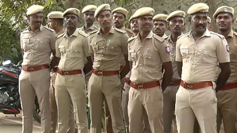 த.வெ.க. தலைவர் விஜய் வீட்டிற்கு போலீஸ் பாதுகாப்பு அதிகரிப்பு