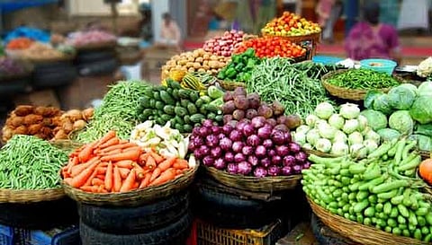 கோயம்பேடு மார்க்கெட்டில் வரத்து குறைவால் பீன்ஸ், சின்ன வெங்காயம், இஞ்சி விலை உயர்வு