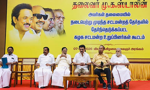 தவெகவுடன் கைக்கோர்ப்பு - காங்கிரஸை கண்டித்து திமுக தீர்மானம்